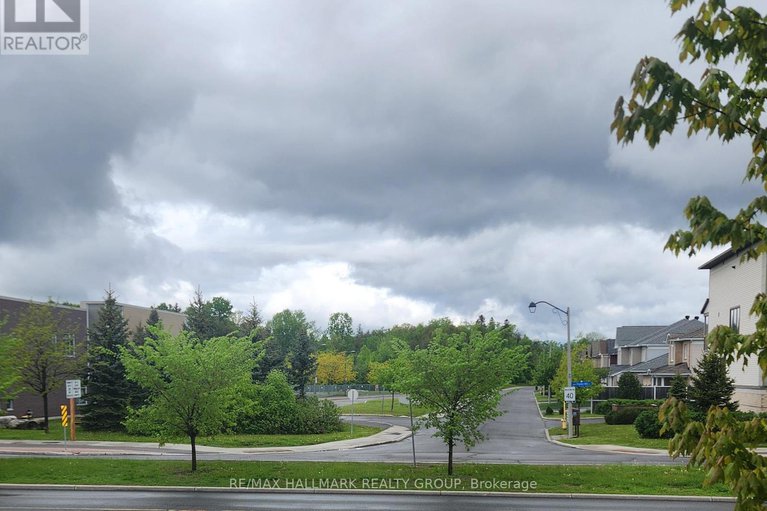 28386719/60-674b-chapman-mills-drive/strandherd/ottawa/ontario/K2J3V2_45