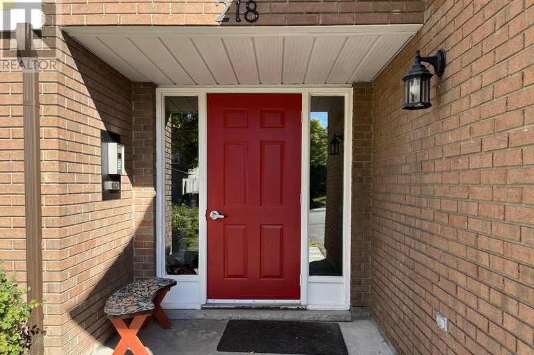 28920438/72-218-d-equestrian-drive/bridlewood/ottawa/ontario/K2M1E2_3