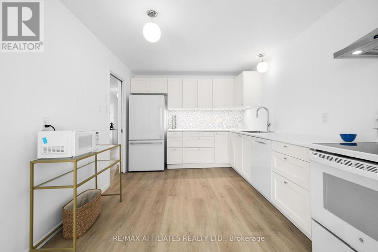 29083551/12-selye-crescent/beaverbrook/ottawa/ontario/K2K1C9_13