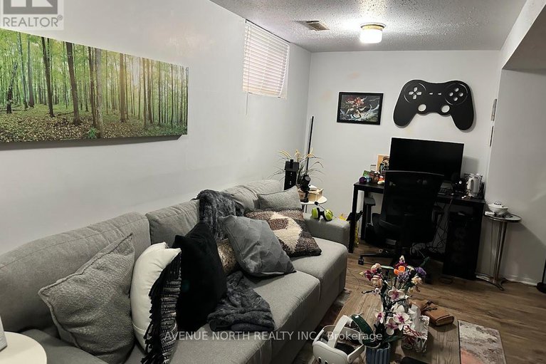 29033827/1414-foxwell-street/pineview/ottawa/ontario/K1B5J4_22