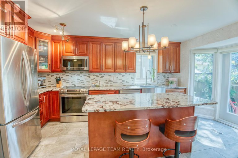 28854199/8-huntsman-crescent/bridlewood/ottawa/ontario/K2M1J2_13