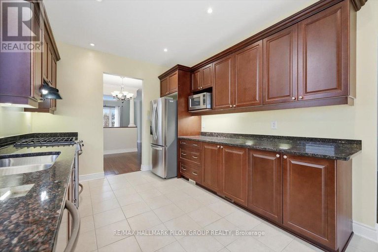 29215744/188-whispering-winds-way/mer-bleuebradley-estatesanderson-park/ottawa/ontario/K1W0B5_6