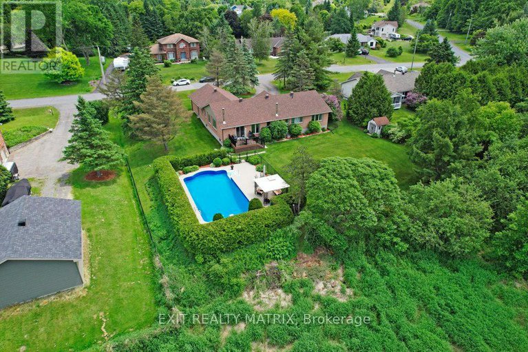 28473522/842-apple-lane/cumberland-ridge/ottawa/ontario/K4C1C1_35