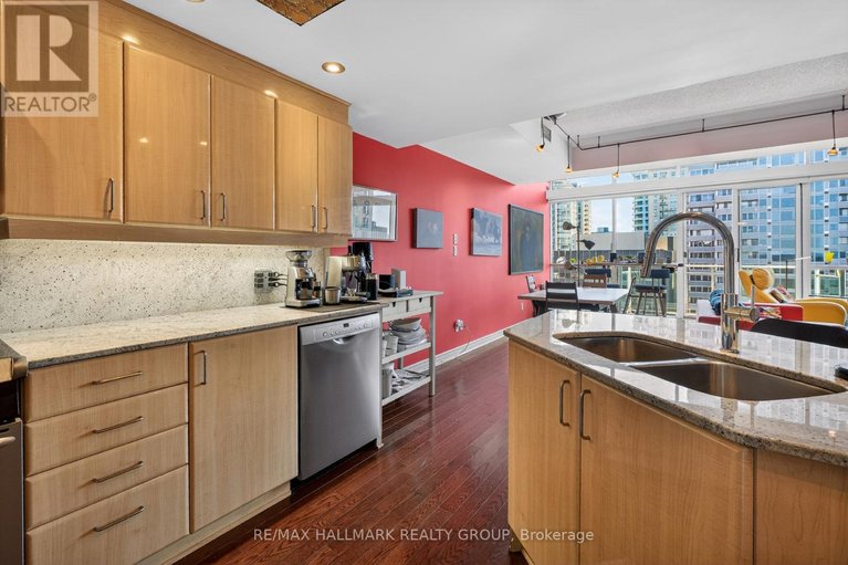 29682835/1401-134-york-street/lower-townbyward-market/ottawa/ontario/K1N1K8_9