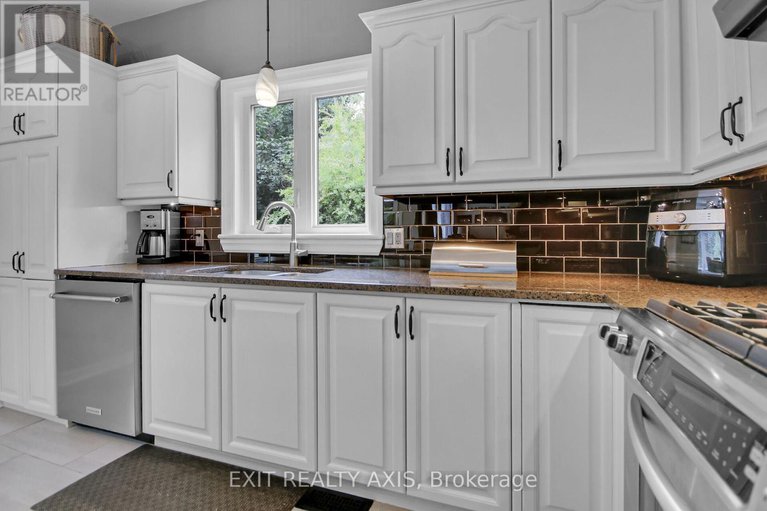 28610864/155-longshire-circle/longfields/ottawa/ontario/K2J4L2_12