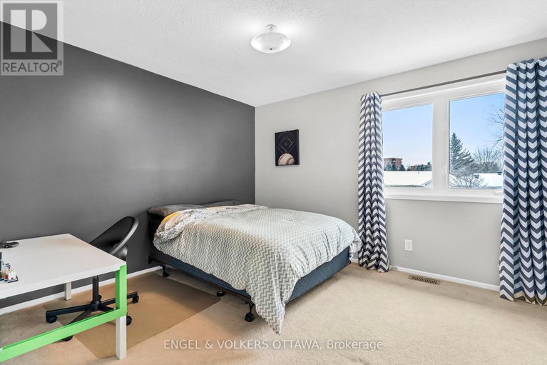 29176704/29-valley-ridge-street/borden-farmstewart-farmcarleton-heightsparkwood-hills/ottawa/ontario/K2E7W3_32