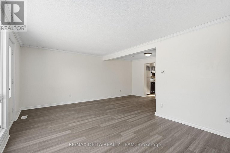 29339118/7877-jeanne-darc-boulevard-n/orleans-wood/ottawa/ontario/K1C2J1_16