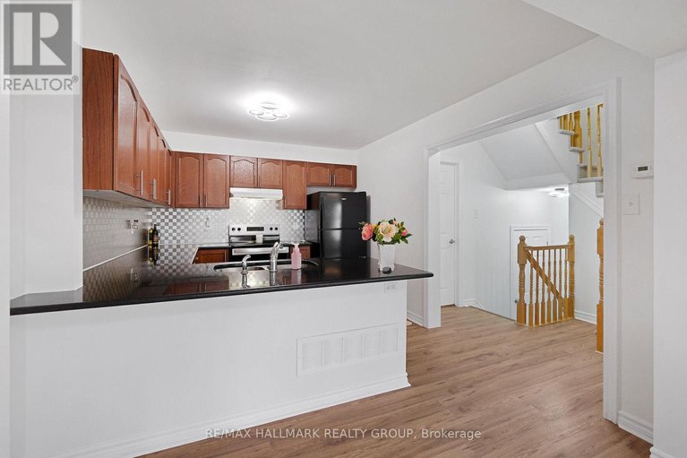 28631340/2325-blue-aster-street/half-moon-bay/ottawa/ontario/K2J0X5_10