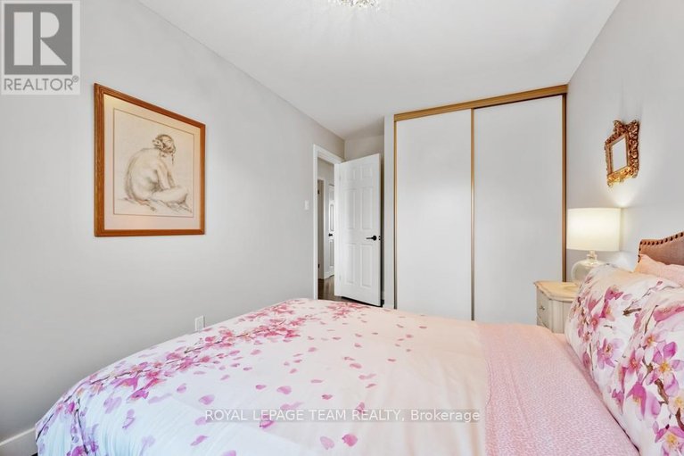 29676551/103-dunbarton-court/cardinal-glen/ottawa/ontario/K1K4L5_24