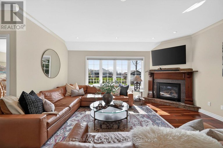 29670697/12-penny-lane/long-sault/south-stormont/ontario/K0C1P0_7