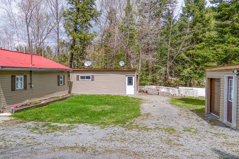 28322122/775-darling-concession-7/lanark-highlands-darling-twp/lanark-highlands/ontario/K0A1P0_33