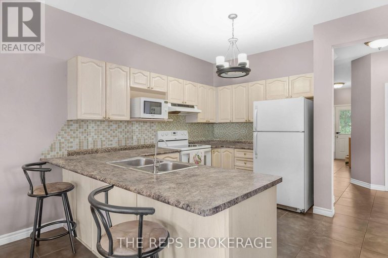 29154680/97-black-bear-way/stittsville-south/ottawa/ontario/K2S2G6_7