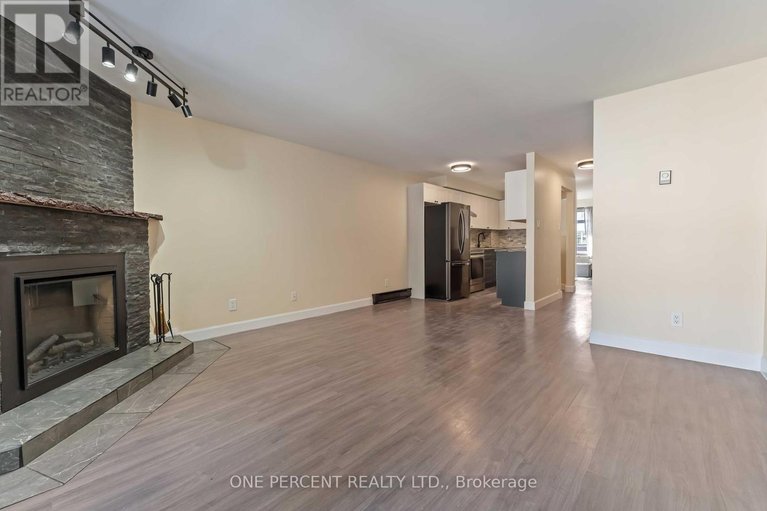 29514988/a-6643-bilberry-drive/convent-glen-north/ottawa/ontario/K1C4N5_5