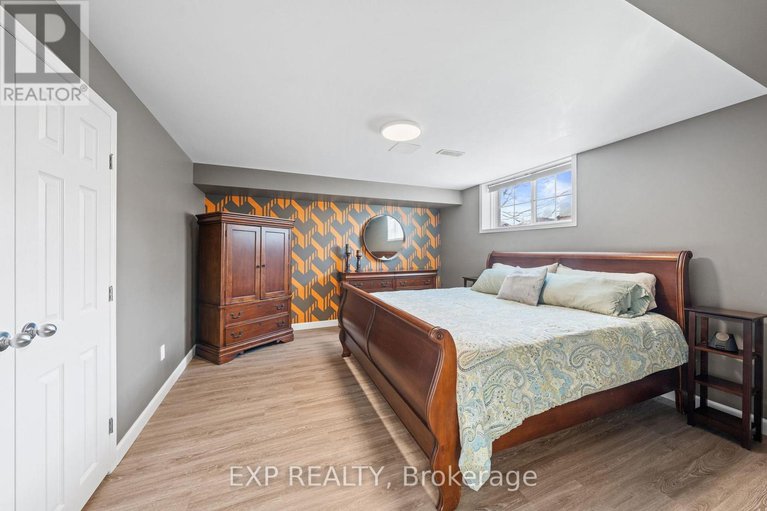 29385318/117-joshua-street/mer-bleuebradley-estatesanderson-park/ottawa/ontario/K1W0A4_41