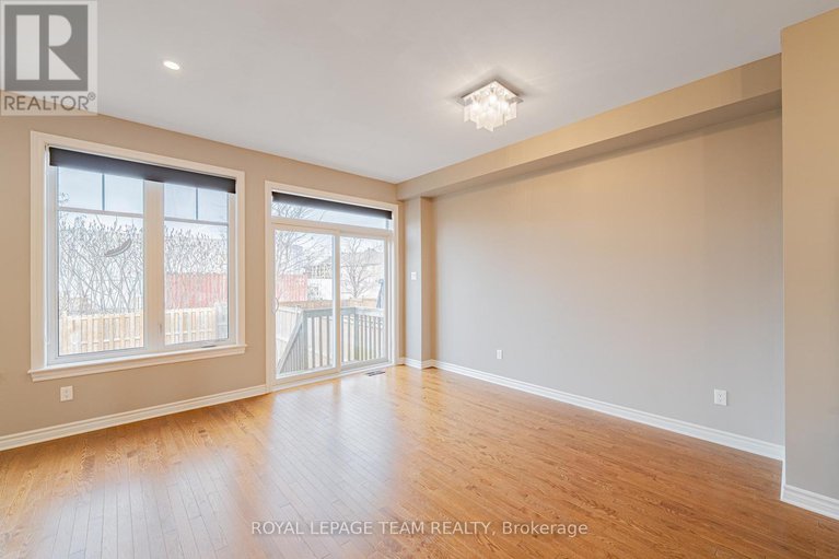 28252866/768-cedar-creek-drive/blossom-parkkemp-parkfindlay-creek/ottawa/ontario/K1T0B2_11
