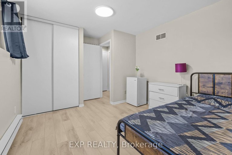 29657296/i-5-banner-road/sheahan-estatestrend-village/ottawa/ontario/K2H8T3_19