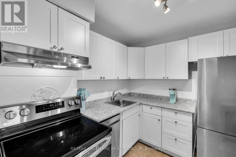 28720847/c-19-banner-road/sheahan-estatestrend-village/ottawa/ontario/K2H8T3_19