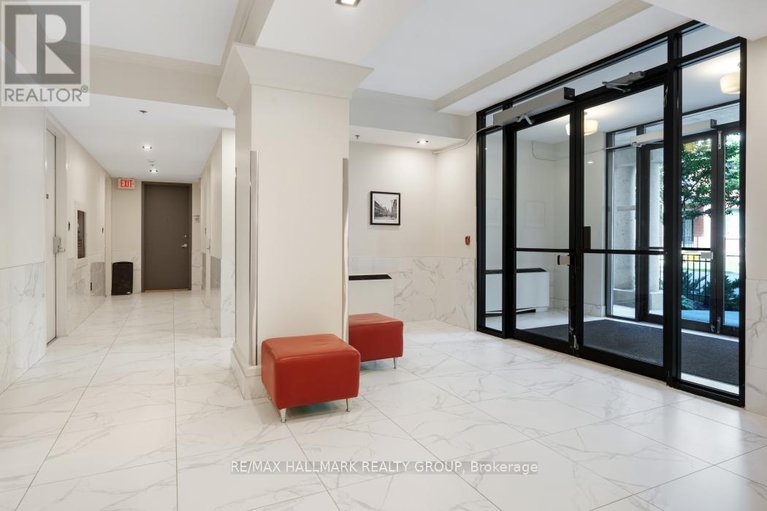 28811810/ph2-364-cooper-street/ottawa-centre/ottawa/ontario/K2P2P3_33