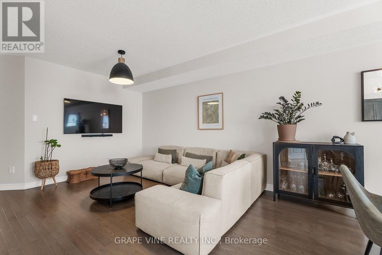 28315912/568-voie-du-pin-rouge-way/mer-bleuebradley-estatesanderson-park/ottawa/ontario/K1W0C4_9