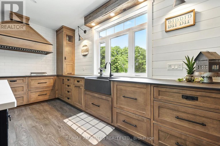 28465994/1155-ebbs-bay-road/drummond-n-elmsley-drummond-twp/drummondnorth-elmsley/ontario/K7C0C5_11