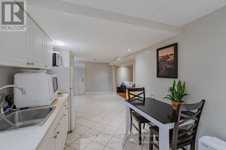 28733956/1695-gage-crescent-n/bel-air-heights/ottawa/ontario/K2C0Z7_32