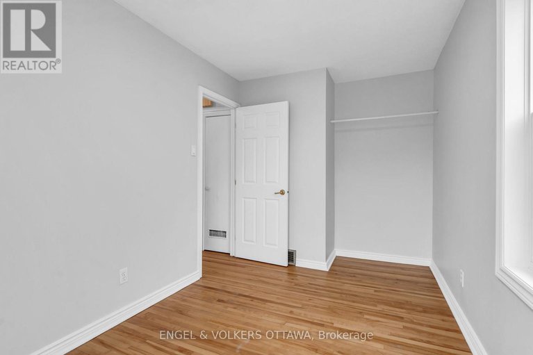 28177726/141-crerar-avenue/carlington/ottawa/ontario/K1Z7P4_17
