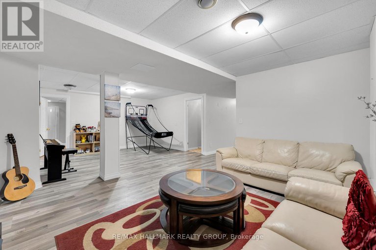 29254437/813-galleria-circle/avalon-east/ottawa/ontario/K4A4Z4_39