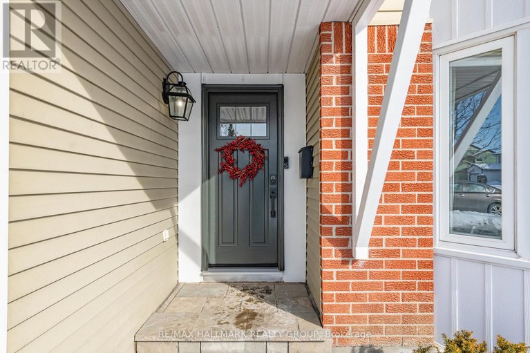 29349068/70-melanie-crescent/glencairnhazeldean/ottawa/ontario/K2L2J8_3