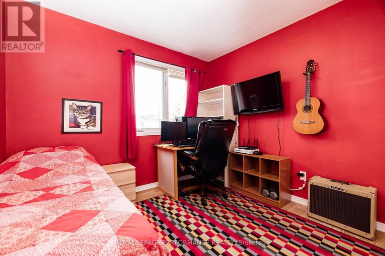 29622959/1893-hennessy-crescent/fallingbrookgardenway-south/ottawa/ontario/K4A3X8_22