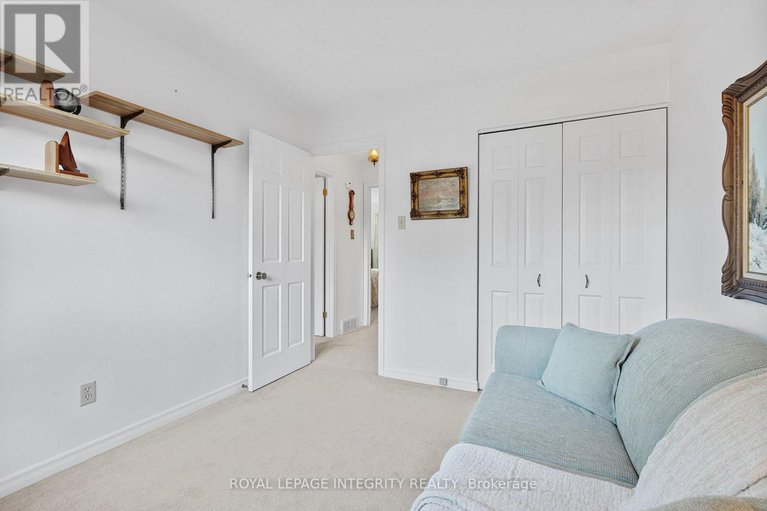 29021047/12-wynford-avenue/craig-henrywoodvale/ottawa/ontario/K2G3Z3_18