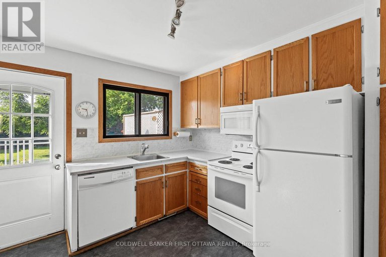 28793444/1788-ernest-avenue/mckellar-heights/ottawa/ontario/K2A1M1_18