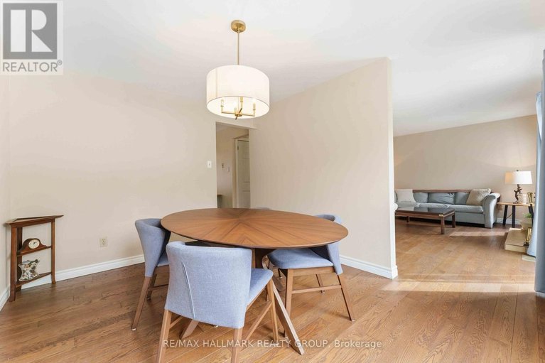 29645629/6033-meadowglen-drive/chapel-hill/ottawa/ontario/K1C5V4_13