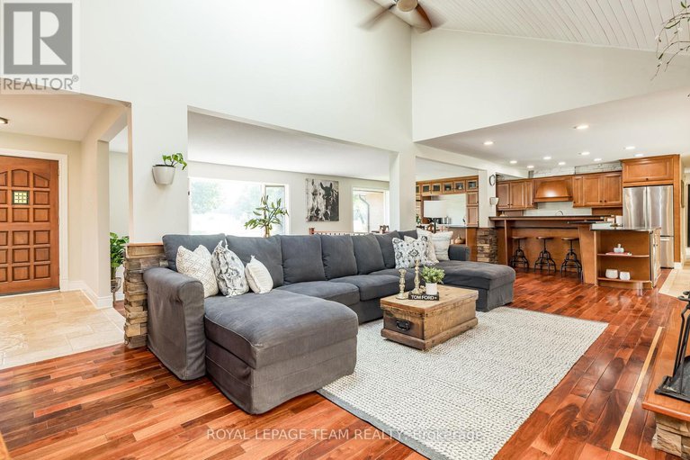 28666858/1216a-river-road/manotick-east-to-manotick-station/ottawa/ontario/K4M1B4_8