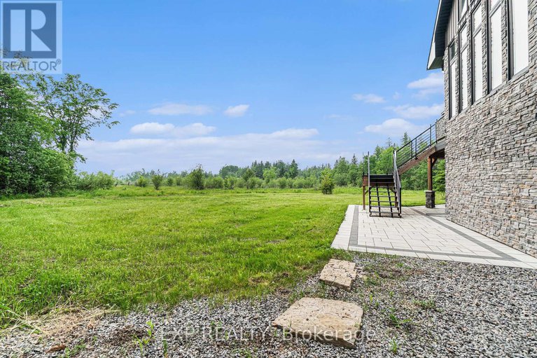 28561734/21-constance-lake-road/kanata-north-east/ottawa/ontario/K2K1X7_37