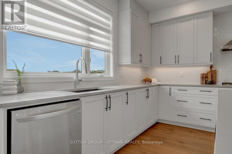 28317533/908-duxbury-lane/riverside-southgloucester-glen/ottawa/ontario/K4M0M3_15