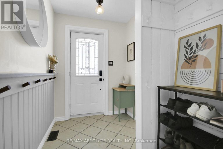 29532776/294-turnstone-court/chatelaine-village/ottawa/ontario/K1E2V2_5