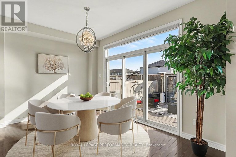 29669159/504-yellow-birch-street/mer-bleuebradley-estatesanderson-park/ottawa/ontario/K1W0J3_11