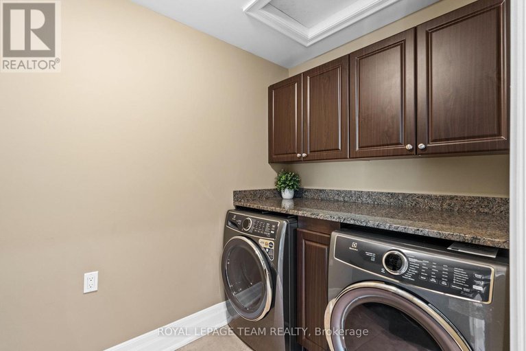 28452821/6132-pebblewoods-drive/greely/ottawa/ontario/K4P0A1_29