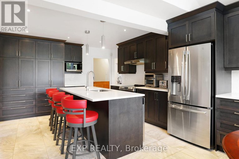 28625166/1382-fisher-avenue/city-viewskylinefisher-heightsparkwood-hills/ottawa/ontario/K2C1X1_16