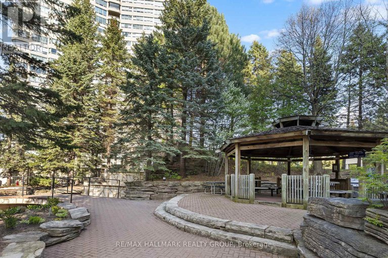 29018589/2403-1480-riverside-drive/riverview-park/ottawa/ontario/K1G5H2_30