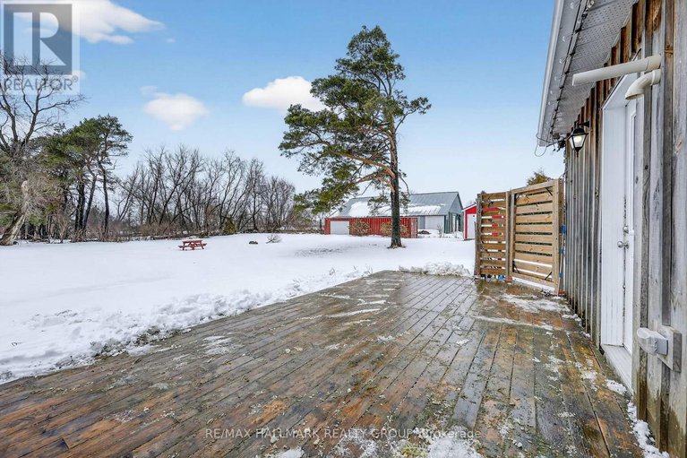 29256266/633-russell-road/clarencerockland-twp/clarence-rockland/ontario/K0A2A0_36