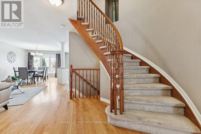 29402071/303-bryarton-street/chapel-hill/ottawa/ontario/K1C7R5_4