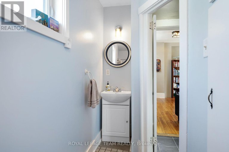 28518973/142-cathcart-street/lower-townbyward-market/ottawa/ontario/K1N5B8_18