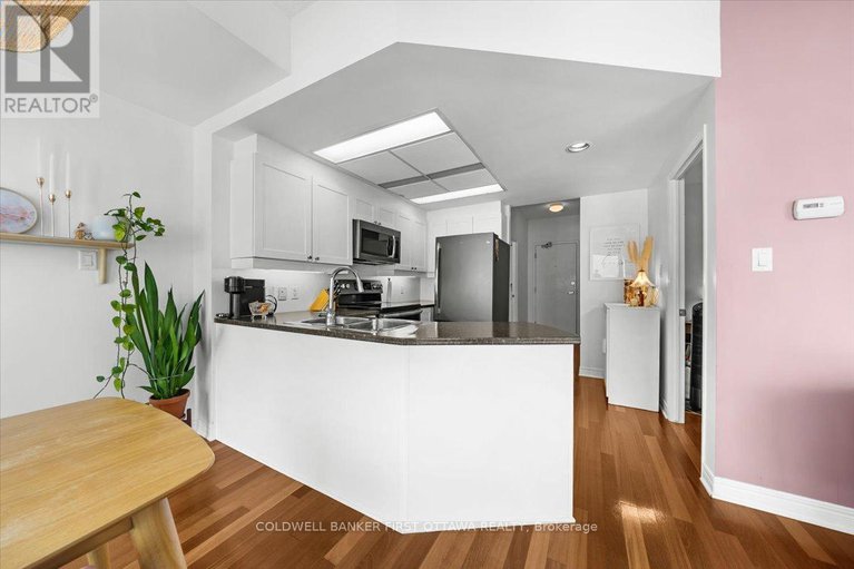 28984789/1108-134-york-street/lower-townbyward-market/ottawa/ontario/K1N1K8_7