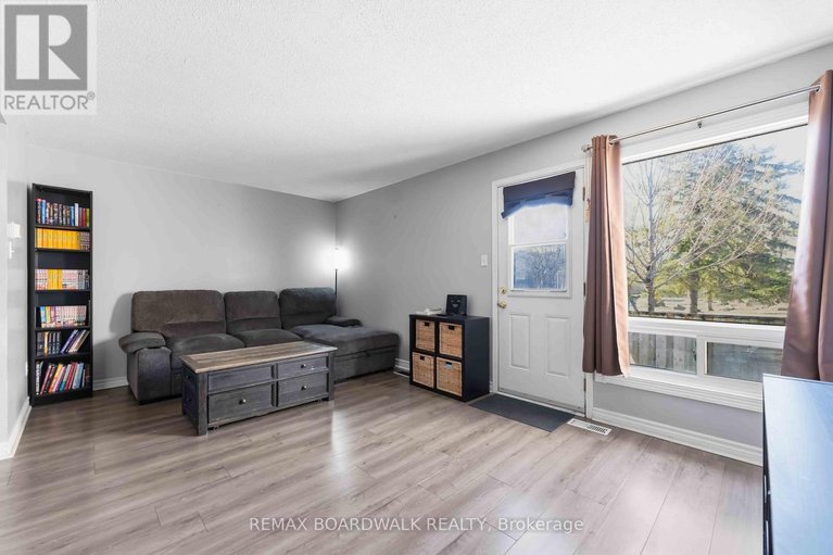 29576237/1707-meadowbrook-road/pineview/ottawa/ontario/K1B4W6_4