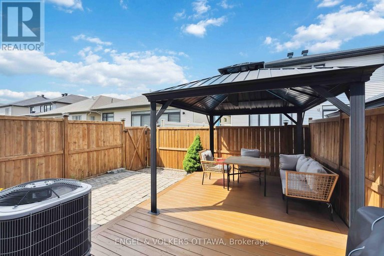 28594229/741-morningstar-way/mer-bleuebradley-estatesanderson-park/ottawa/ontario/K1W0G6_36