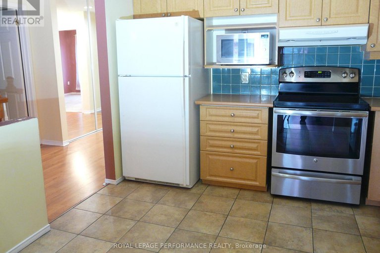 29043217/1172-foxborough-private/beaconwood/ottawa/ontario/K1J1E2_11