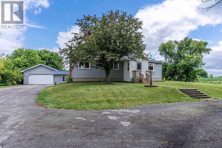 28596144/5616-akins-road-nw/btwn-franktown-rd-fallowfield-rd/ottawa/ontario/K2S1B8_1