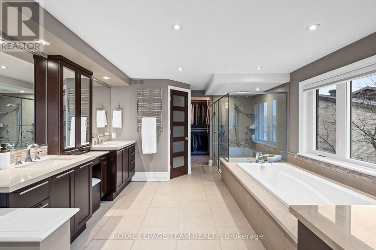 28461194/17-craigmohr-court/craig-henrywoodvale/ottawa/ontario/K2G4P9_28