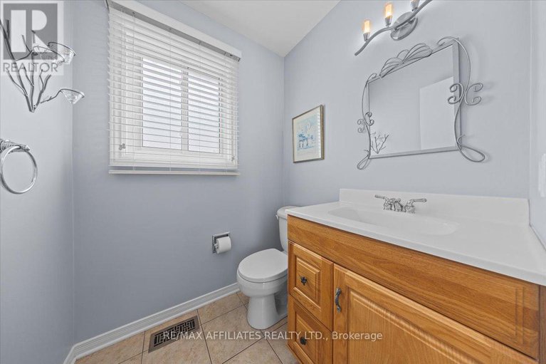 28985546/605-falwyn-crescent/fallingbrookridgemount/ottawa/ontario/K4A2B4_22